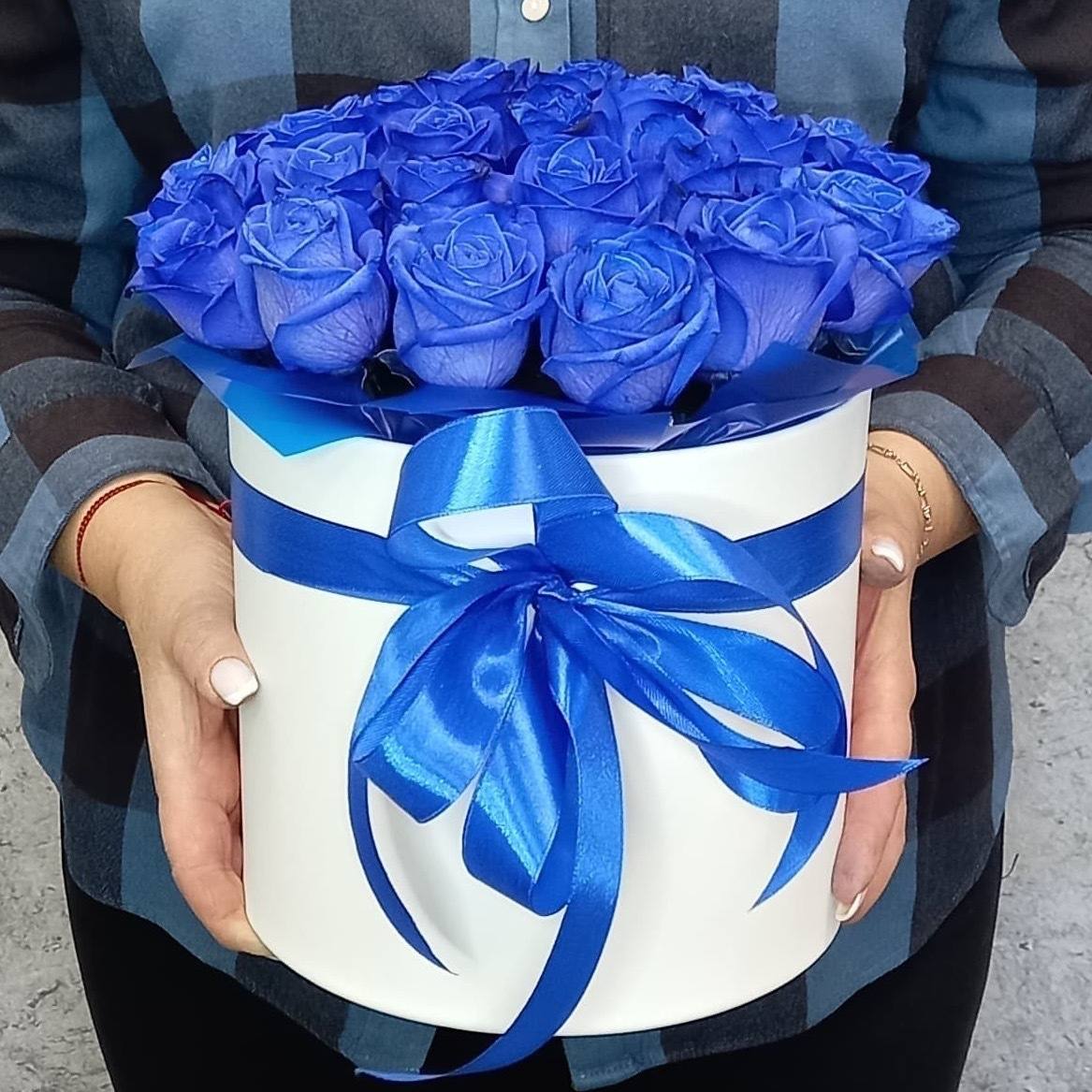 Шикарная композиция 25 голубых роз